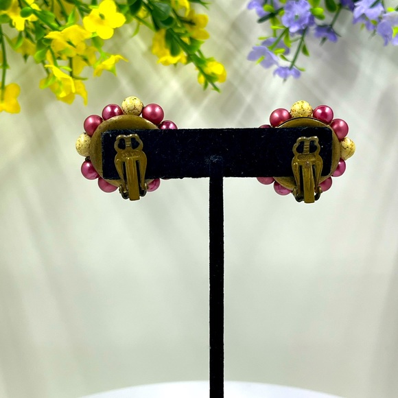 Japan Signed Vintage Red and Gold Beaded Clip On Earrings - Picture 5 of 9